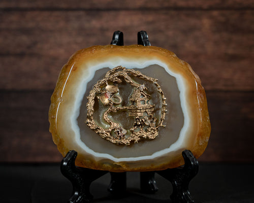 Agate slice with Decoration